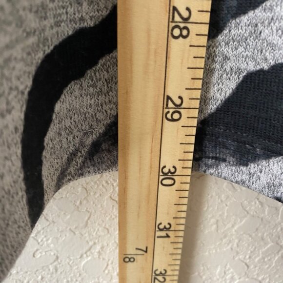 Catherines Top Womens Black & Gray14/16W Artsy Pullover Tunic - Picture 10 of 12